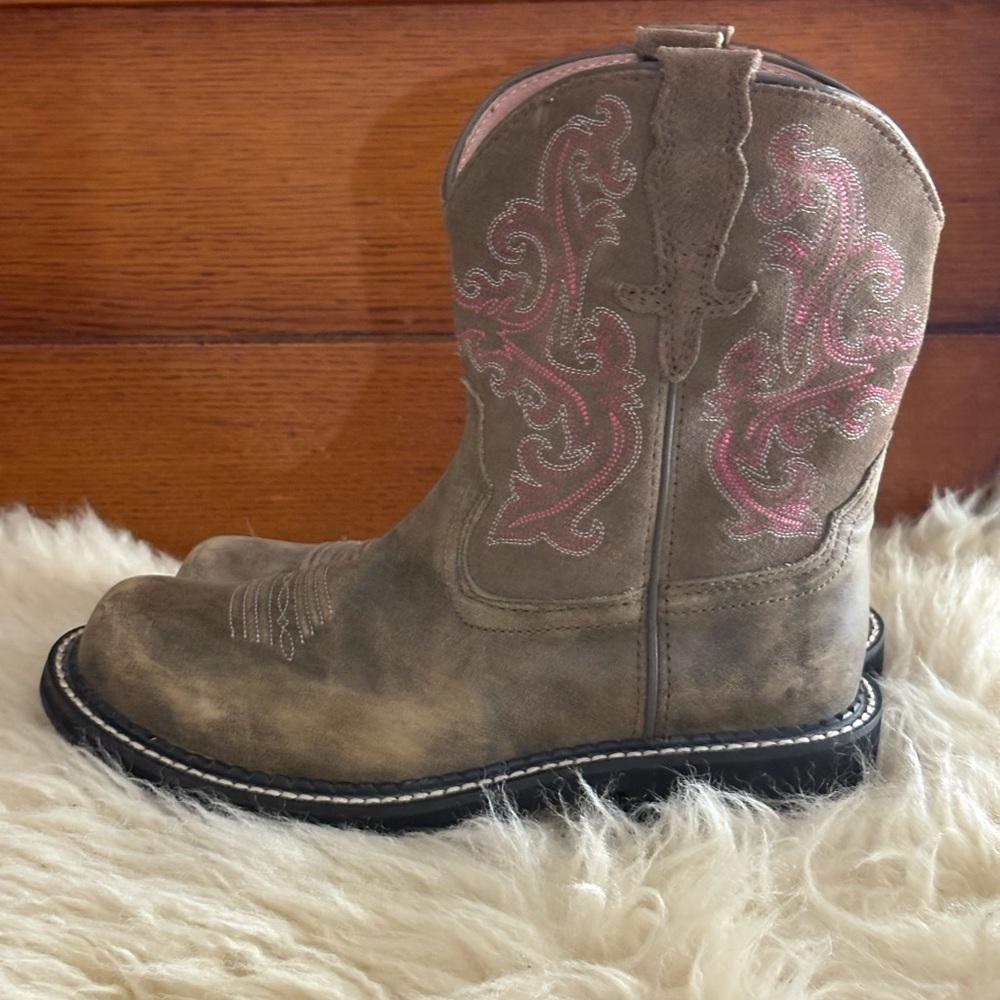 Ariat Fatbaby Tan Leather with Pink Embroidery Western Cowboy Boots